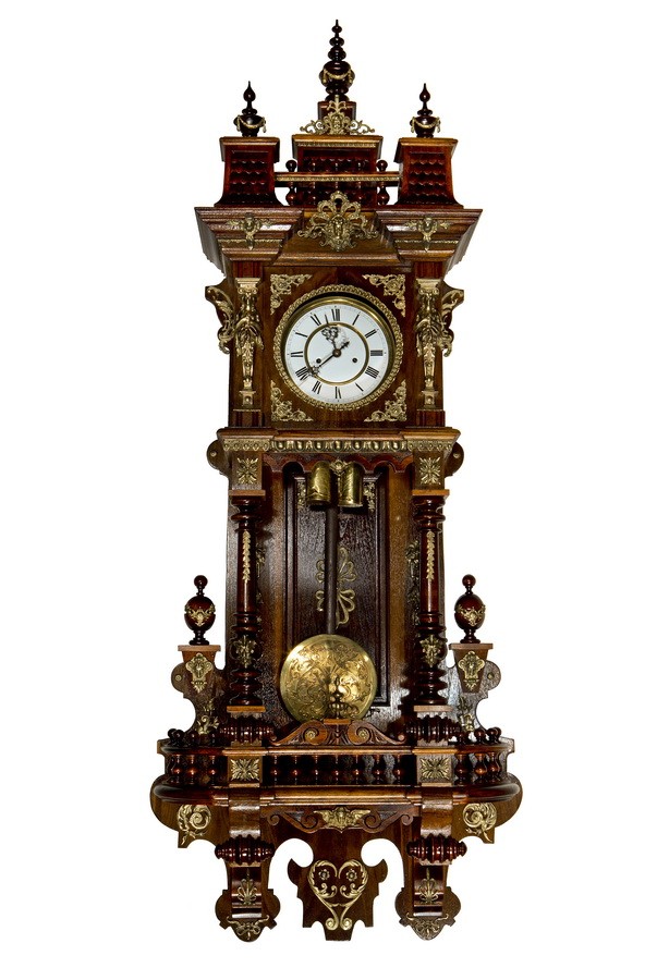 старинные настенные часы
